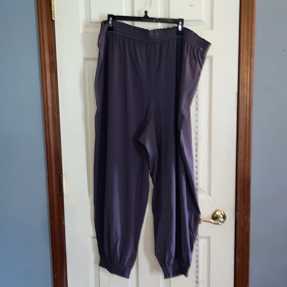 New-Athleta-22-violet-Pull on,lightweight, elastic waist & cuffs,Savannah jogger - Picture 4 of 16